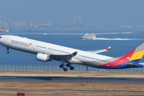 Asiana Airlines Airbus A330-300