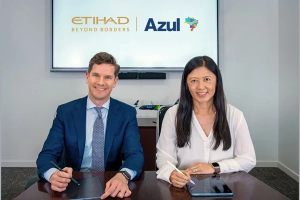 Etihad Airways and Azul Brazilian Airlines have launched a frequent flyer partnership agreement, giving members of both Etihad Guest and the Azul Fidelidade programme chances to earn and redeem their respective loyalty currency on either carrier.