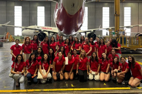 Iberia has hosted the latest edition of its initiative aimed at encouraging young women to consider careers in aviation.