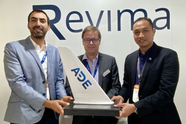 Left to right : Vikram Singh, Director of New Services, Revima, Olivier Legrand, President and CEO of Revima, Adnan Mansur, Head of Digital & Innovation Services, Asia Digital Engineering (ADE)