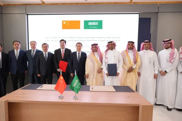 Saudia Cargo and China Henan Aviation (CHAGC) have signed a Memorandum of Understanding (MoU) to establish a global air logistics bridge between Asia-Pacific, the Middle East, Europe, and Africa, leveraging Zhengzhou and Riyadh as key interconnected hubs.