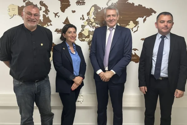 Vallair, provider of integrated support for mature aircraft, engines and major components, and the College de Paris International have signed a Memorandum of Understanding (MoU) to collaborate across a broad spectrum of aeronautical skills training, certification and development programmes.